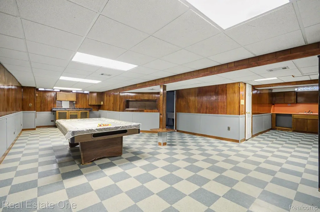 15064 Masonic Boulevard Warren City MI 48088