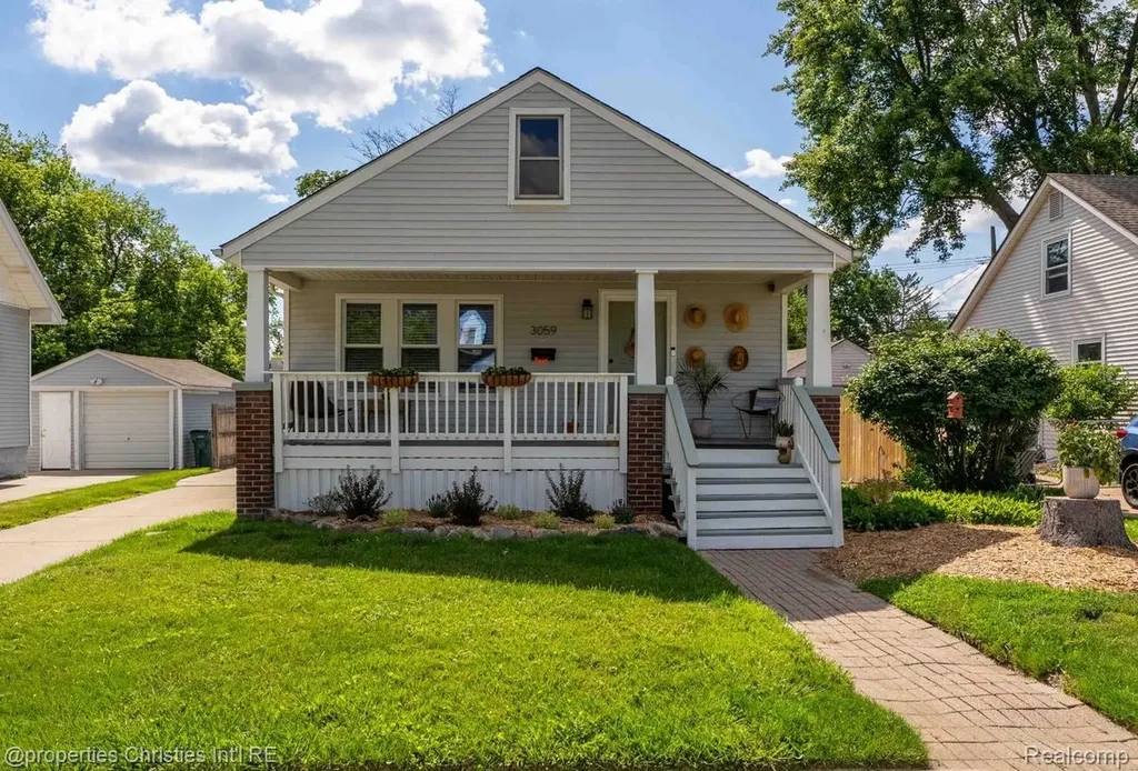 3059 Griffith Avenue Berkley City MI 48072