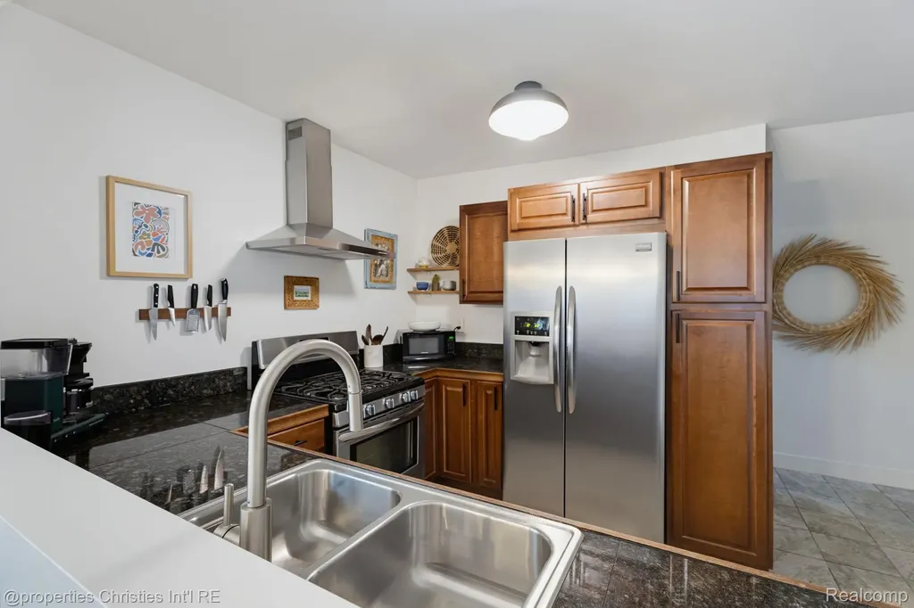 3059 Griffith Avenue Berkley City MI 48072