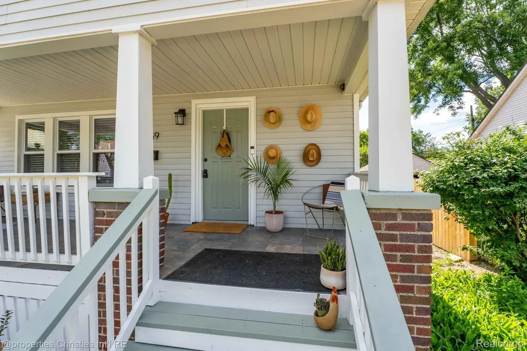 3059 Griffith Avenue Berkley City MI 48072