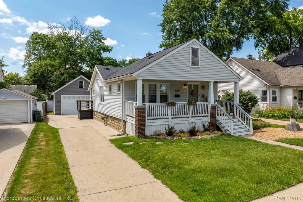 3059 Griffith Avenue Berkley City MI 48072