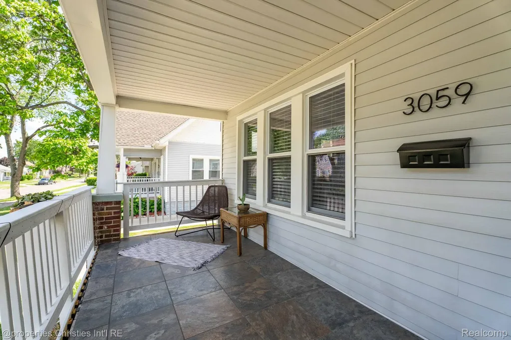 3059 Griffith Avenue Berkley City MI 48072