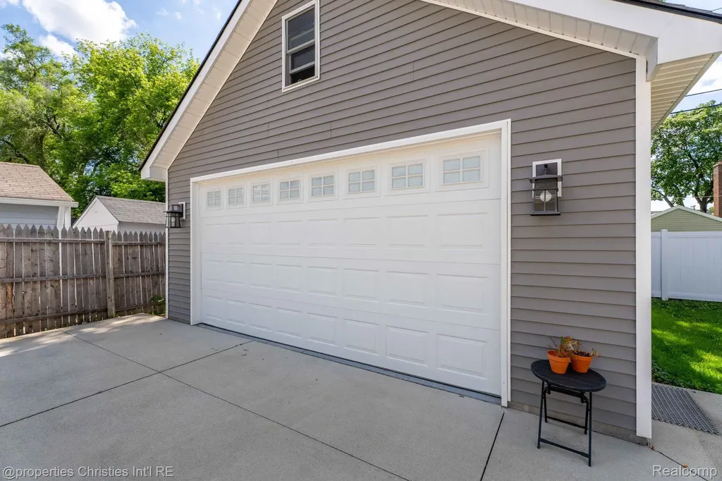 3059 Griffith Avenue Berkley City MI 48072