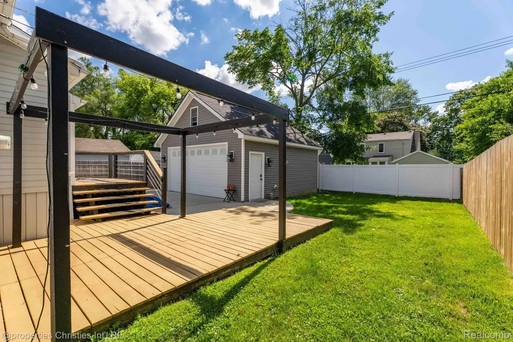 3059 Griffith Avenue Berkley City MI 48072