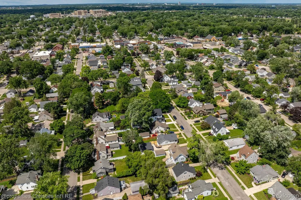 3059 Griffith Avenue Berkley City MI 48072