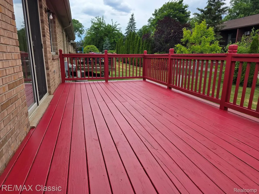 3937 Sunflower Lane Warren City MI 48091