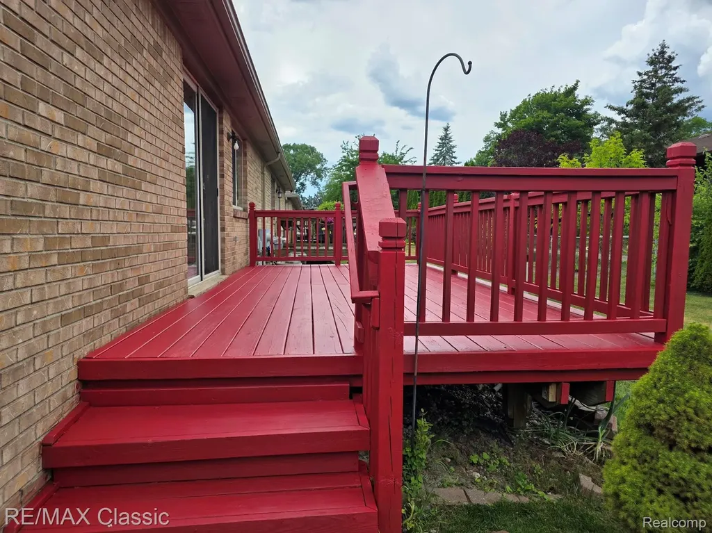 3937 Sunflower Lane Warren City MI 48091