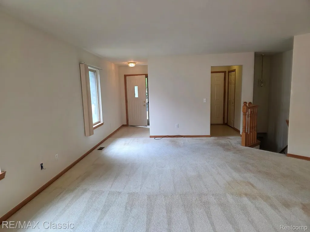 3937 Sunflower Lane Warren City MI 48091