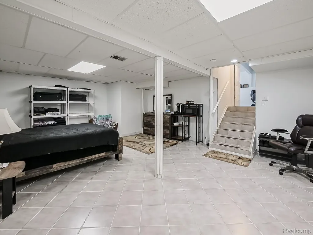 29721 Farmington Road Farmington Hills City MI 48334