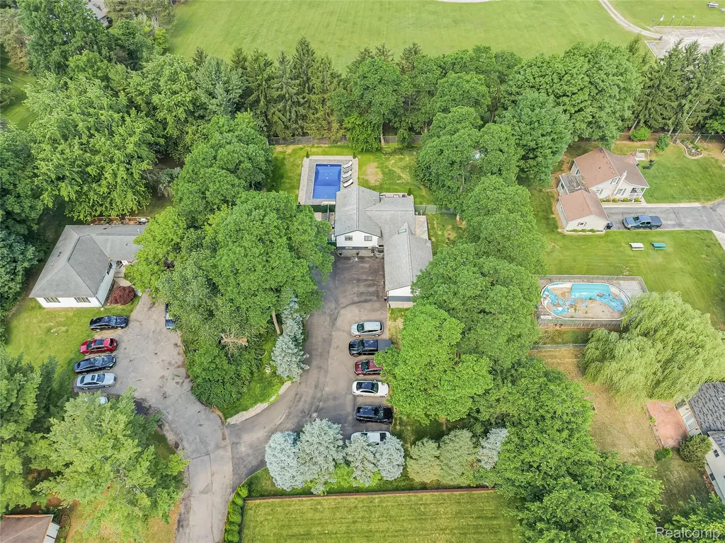 29721 Farmington Road Farmington Hills City MI 48334
