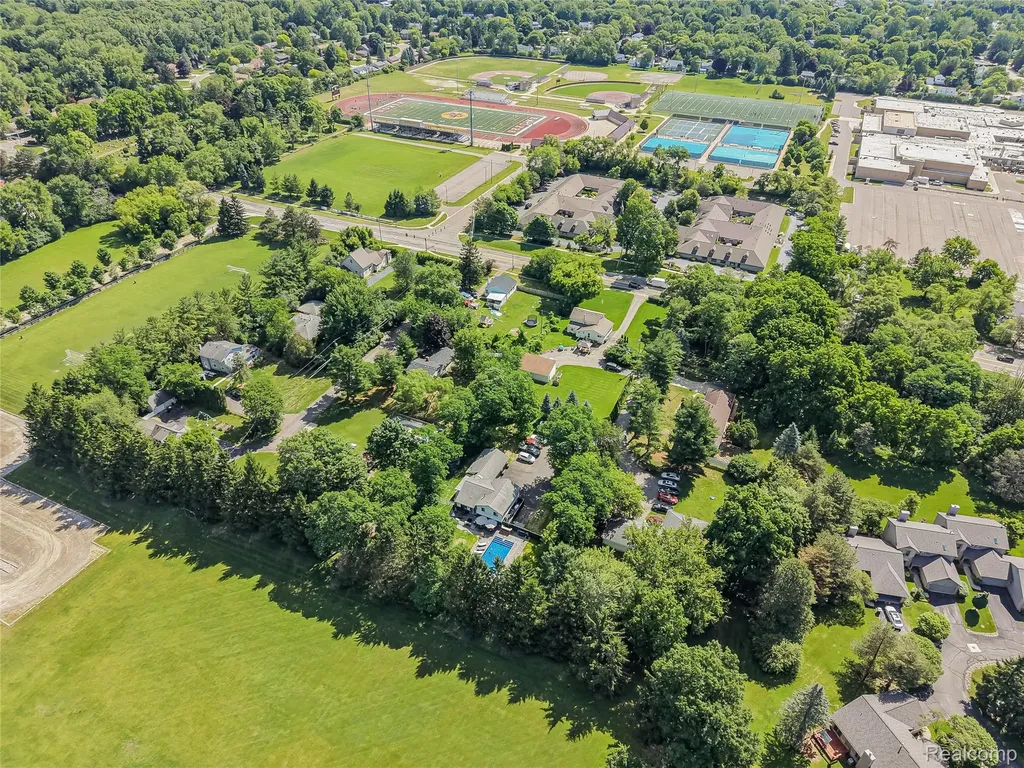 29721 Farmington Road Farmington Hills City MI 48334