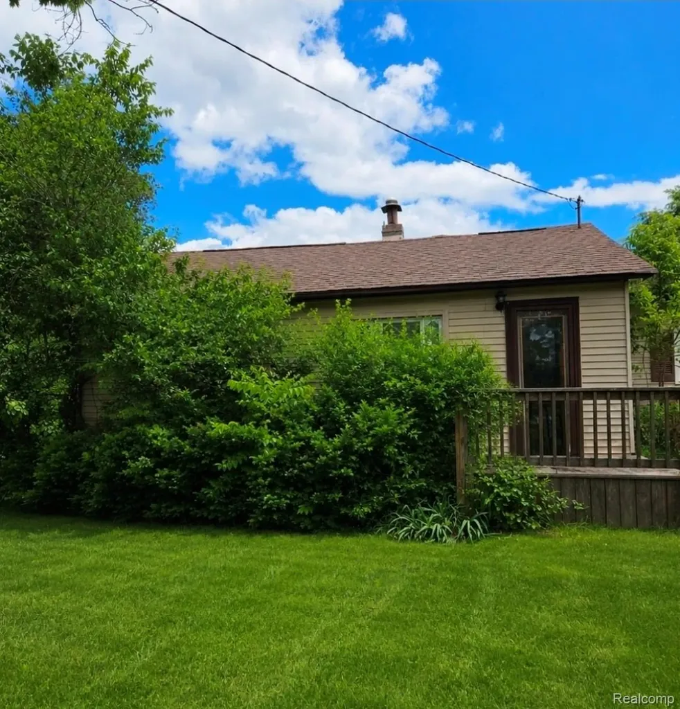4733 Jamm Road Orion Charter Township MI 48359