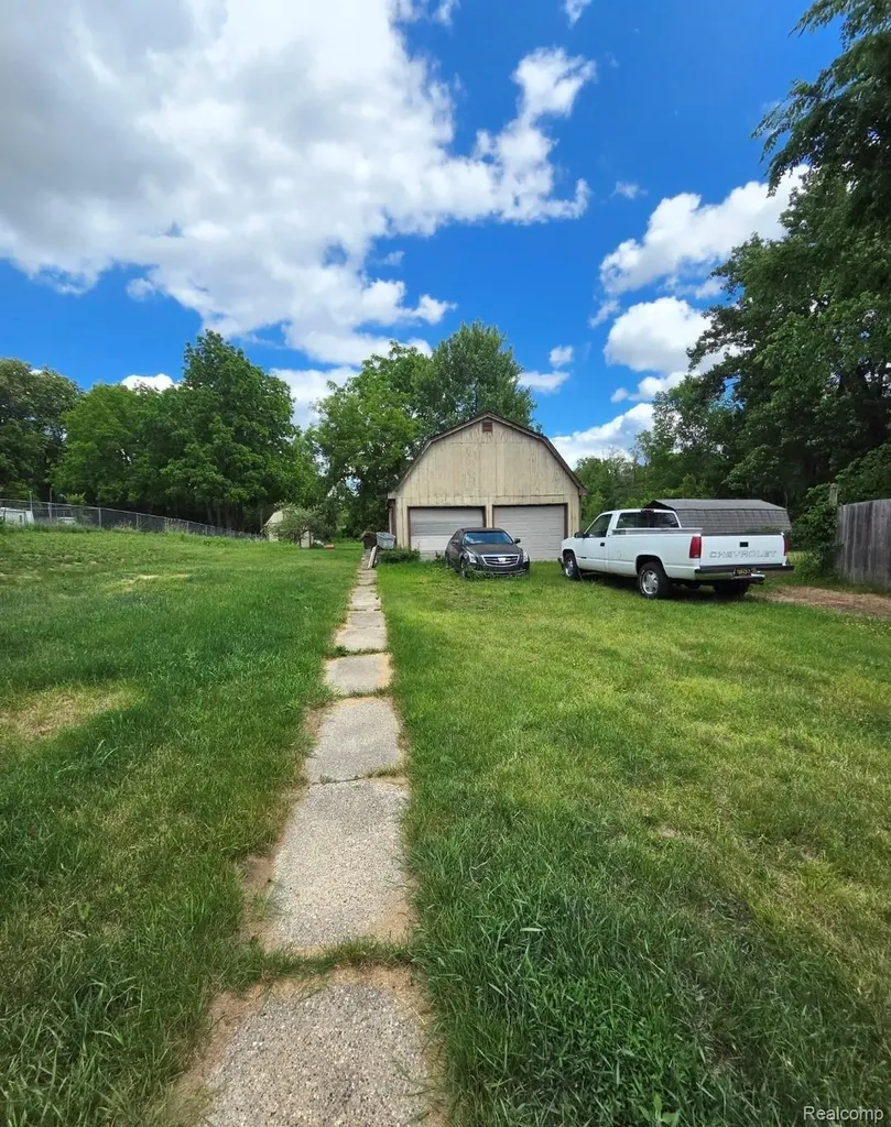 4733 Jamm Road Orion Charter Township MI 48359