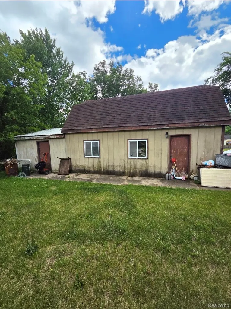 4733 Jamm Road Orion Charter Township MI 48359