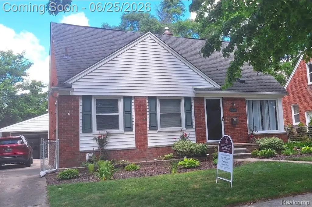 4427 Groveland Avenue Royal Oak City MI 48073