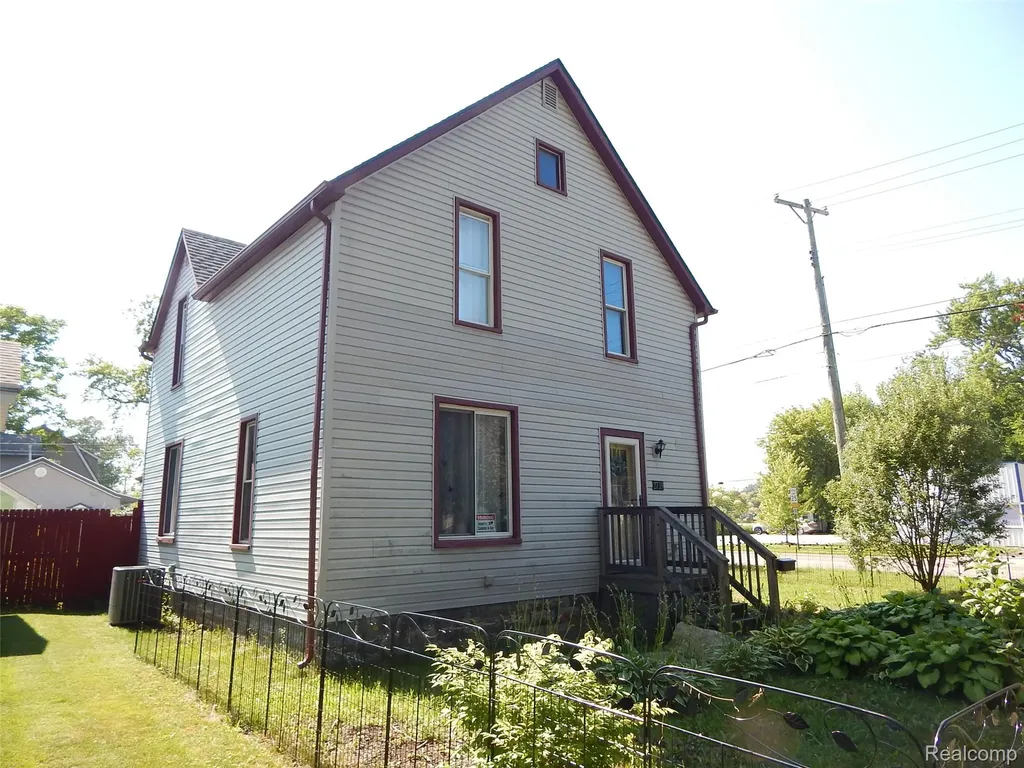 2739 Stone Street Port Huron City MI 48060
