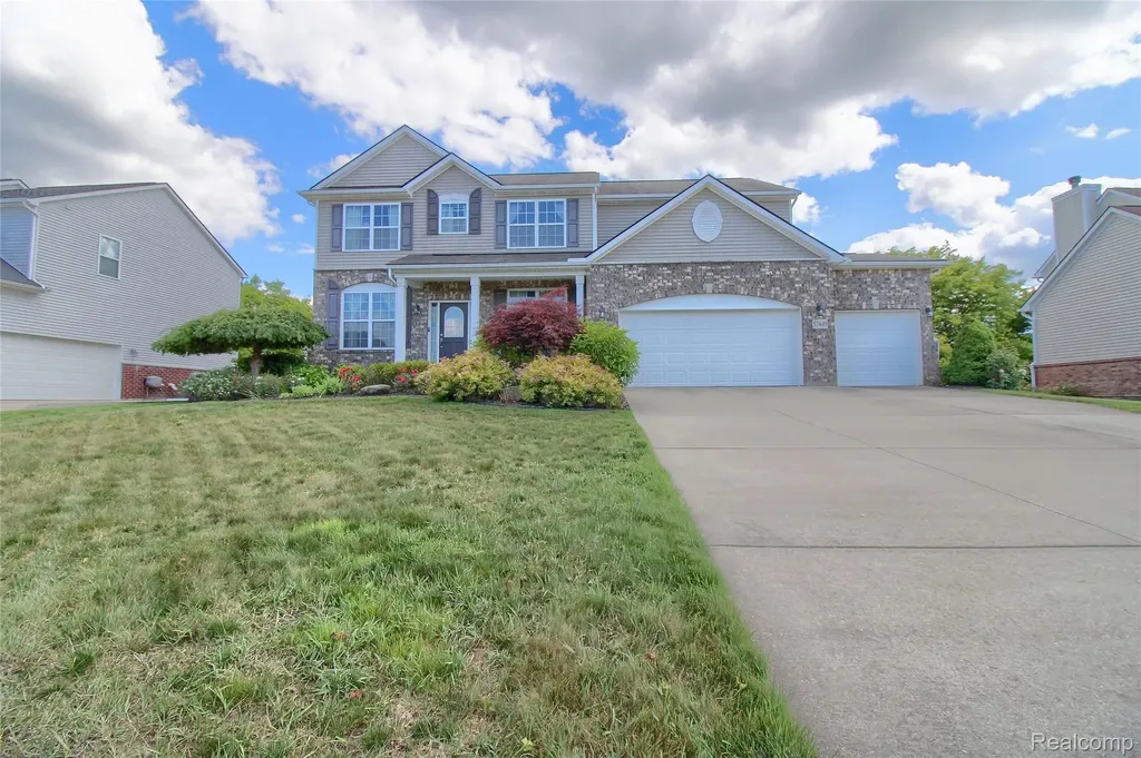 57649 Blossom Valley Trail Lyon Charter Township MI 48165