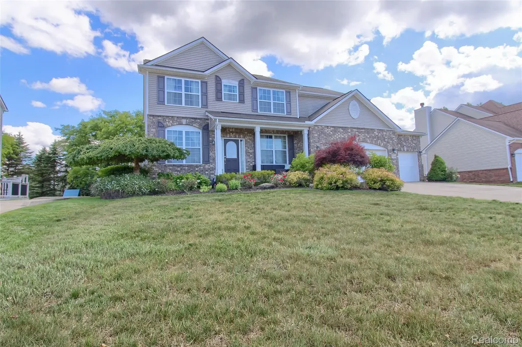 57649 Blossom Valley Trail Lyon Charter Township MI 48165