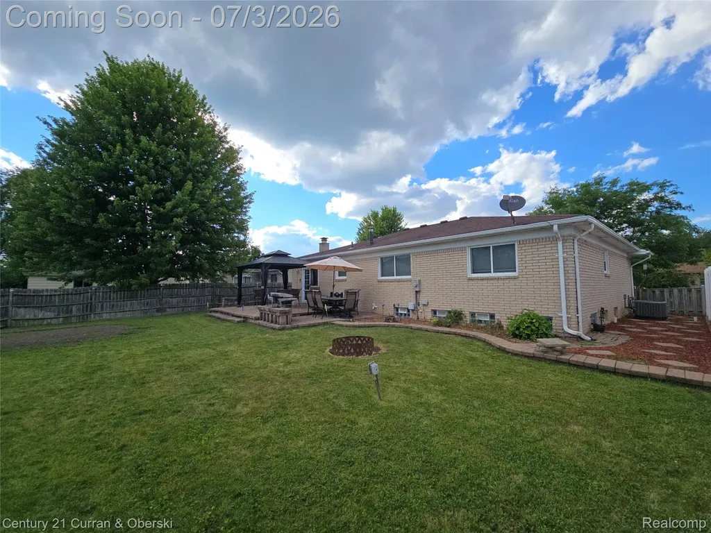 22139 Reinhardt Street Woodhaven City MI 48183