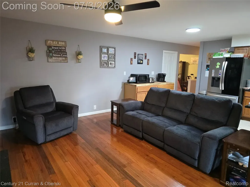 22139 Reinhardt Street Woodhaven City MI 48183