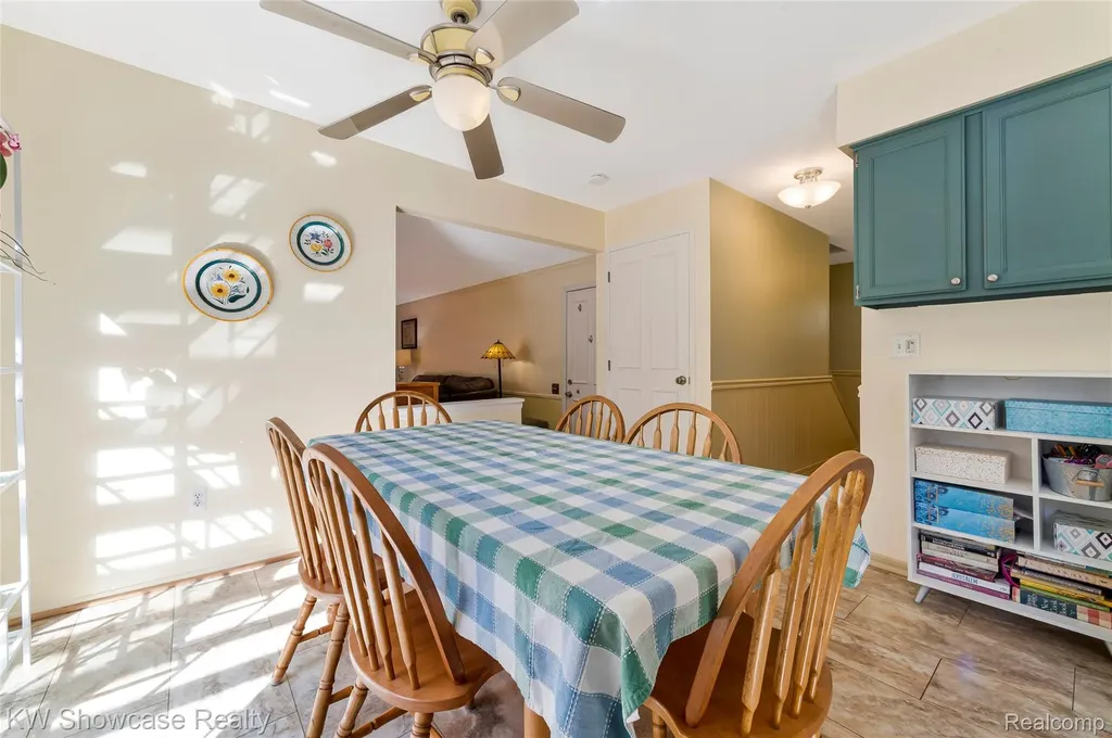 5409 S Piccadilly West Bloomfield Charter Township MI 48322