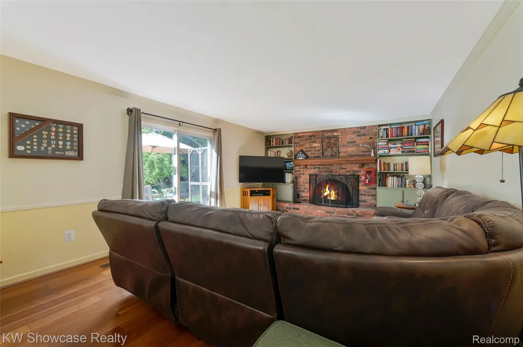 5409 S Piccadilly West Bloomfield Charter Township MI 48322