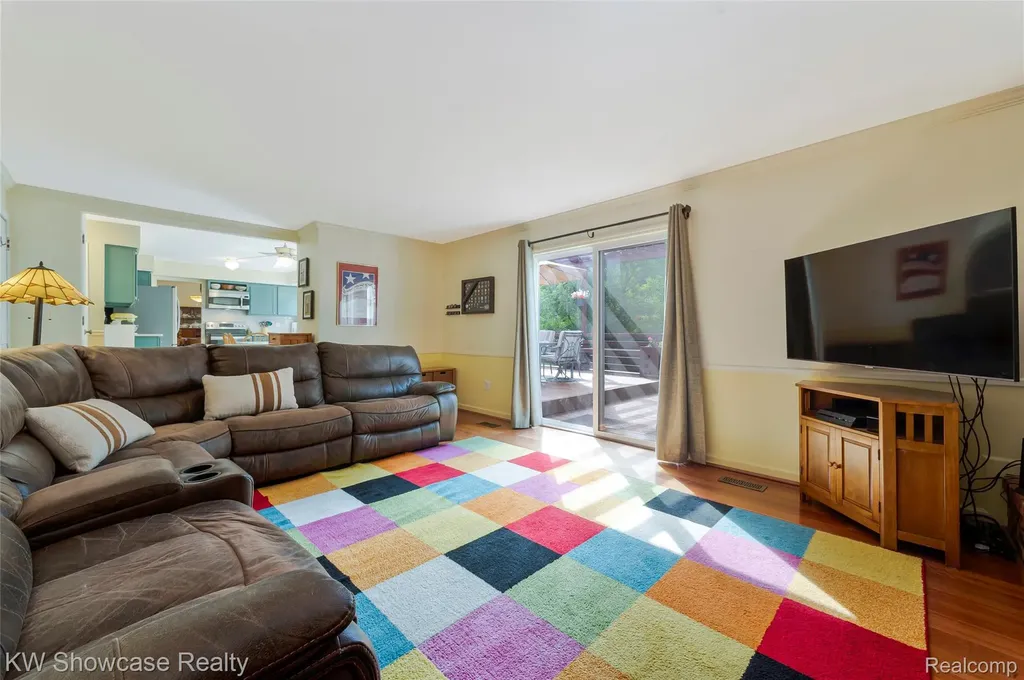 5409 S Piccadilly West Bloomfield Charter Township MI 48322