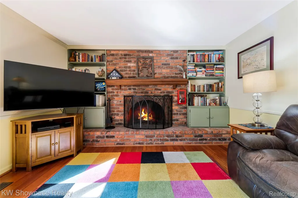5409 S Piccadilly West Bloomfield Charter Township MI 48322