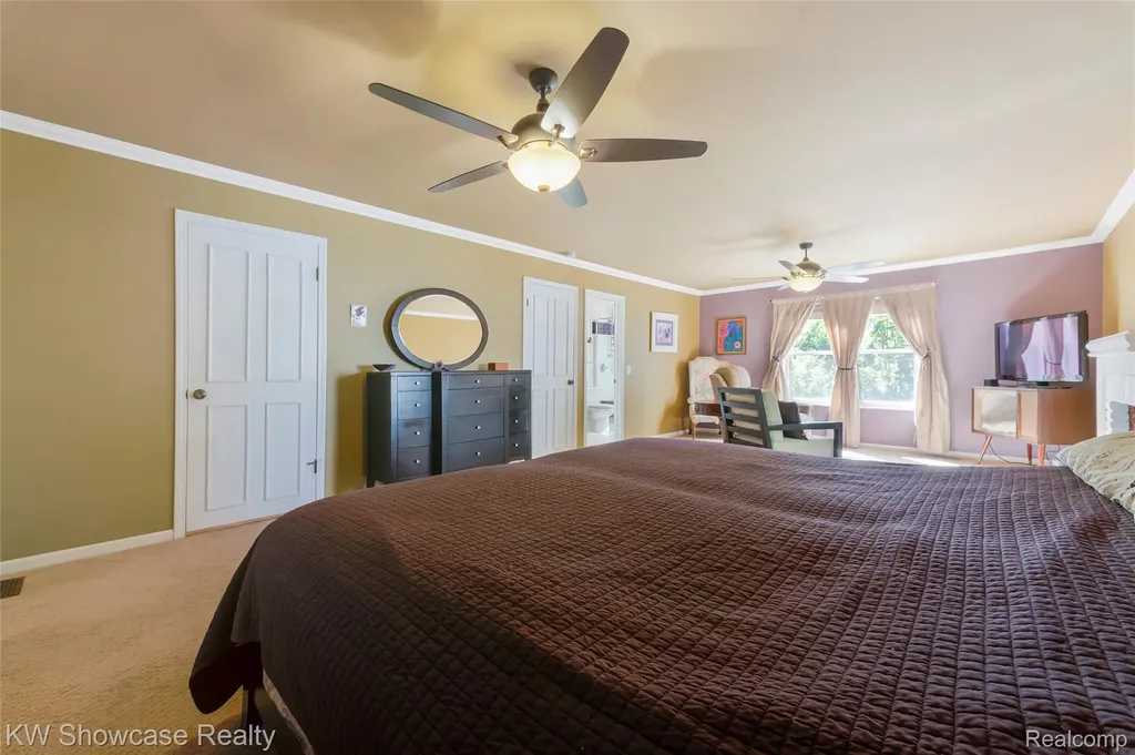 5409 S Piccadilly West Bloomfield Charter Township MI 48322