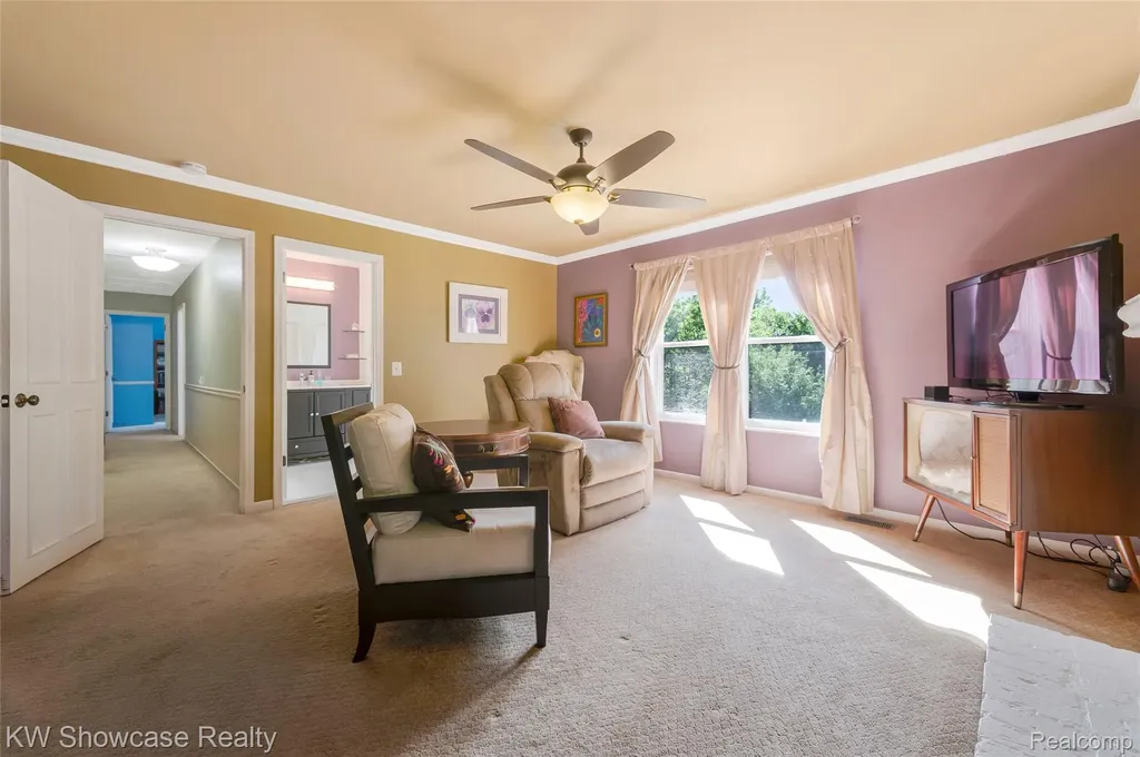 5409 S Piccadilly West Bloomfield Charter Township MI 48322