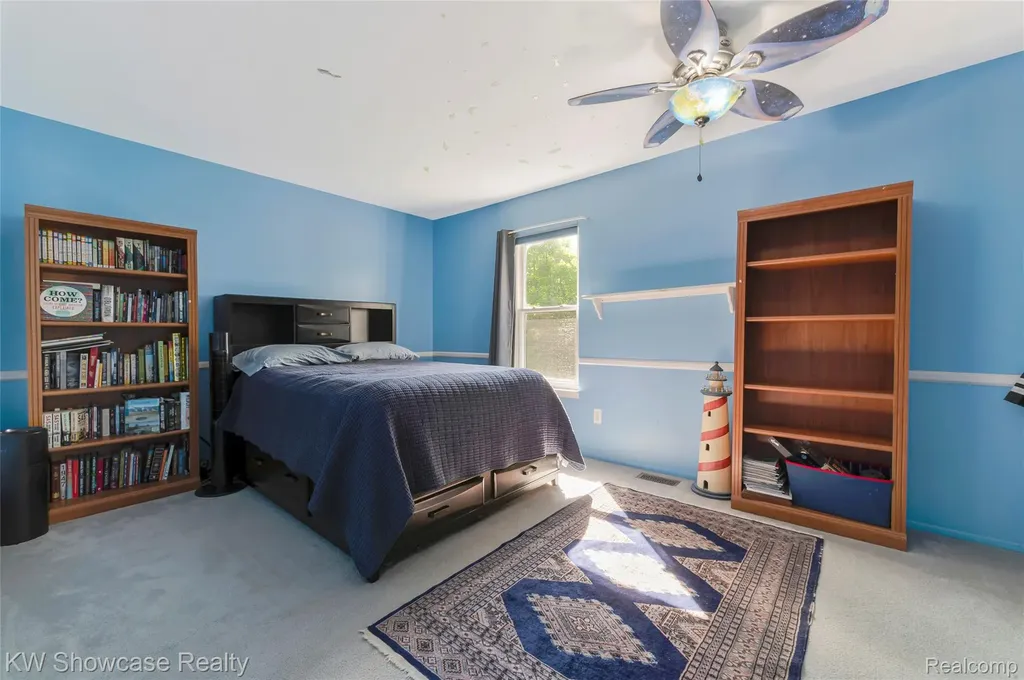 5409 S Piccadilly West Bloomfield Charter Township MI 48322