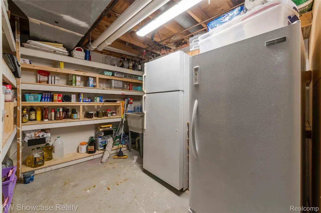 5409 S Piccadilly West Bloomfield Charter Township MI 48322