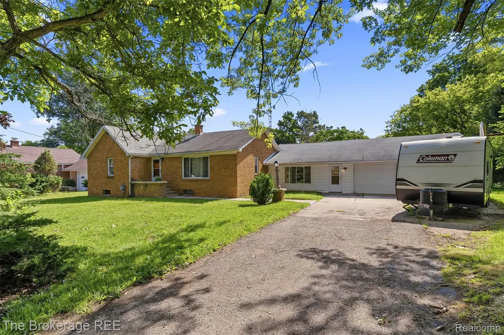 3290 Drexel Avenue Genesee Charter Township MI 48506