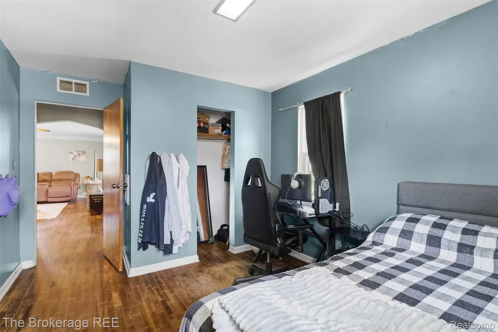 3290 Drexel Avenue Genesee Charter Township MI 48506