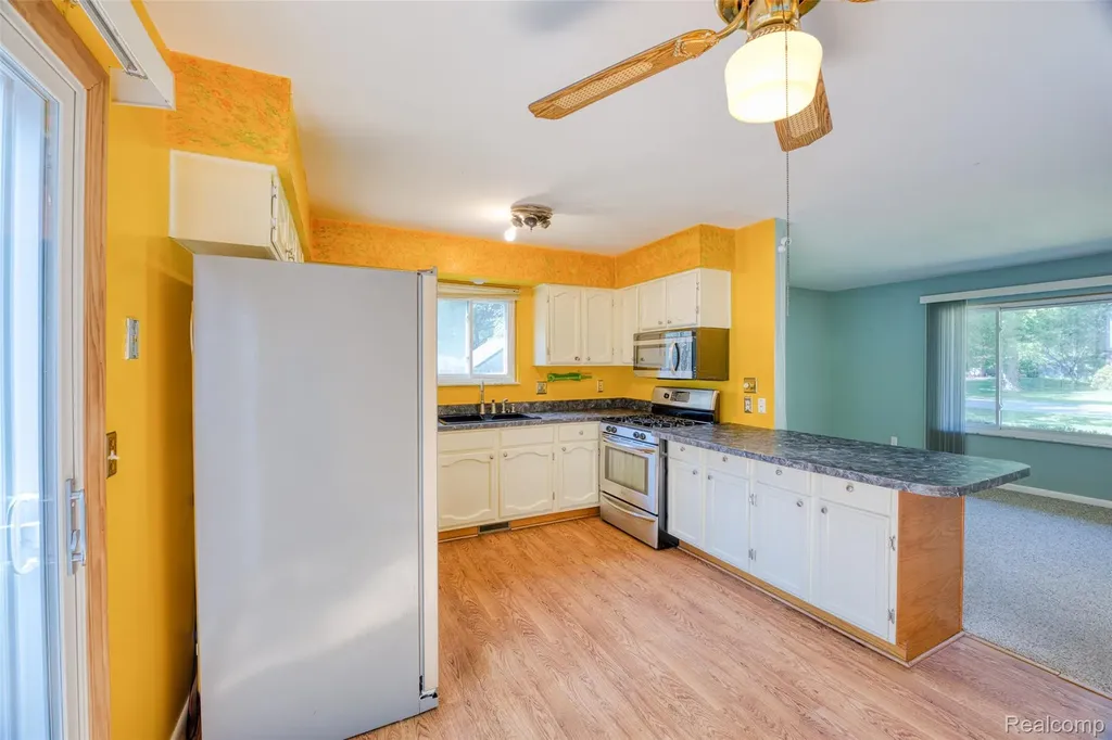2479 Anchor Bay Lane West Bloomfield Charter Township MI 48324
