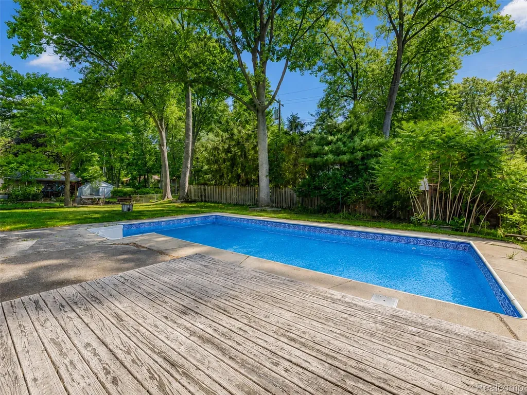 2479 Anchor Bay Lane West Bloomfield Charter Township MI 48324