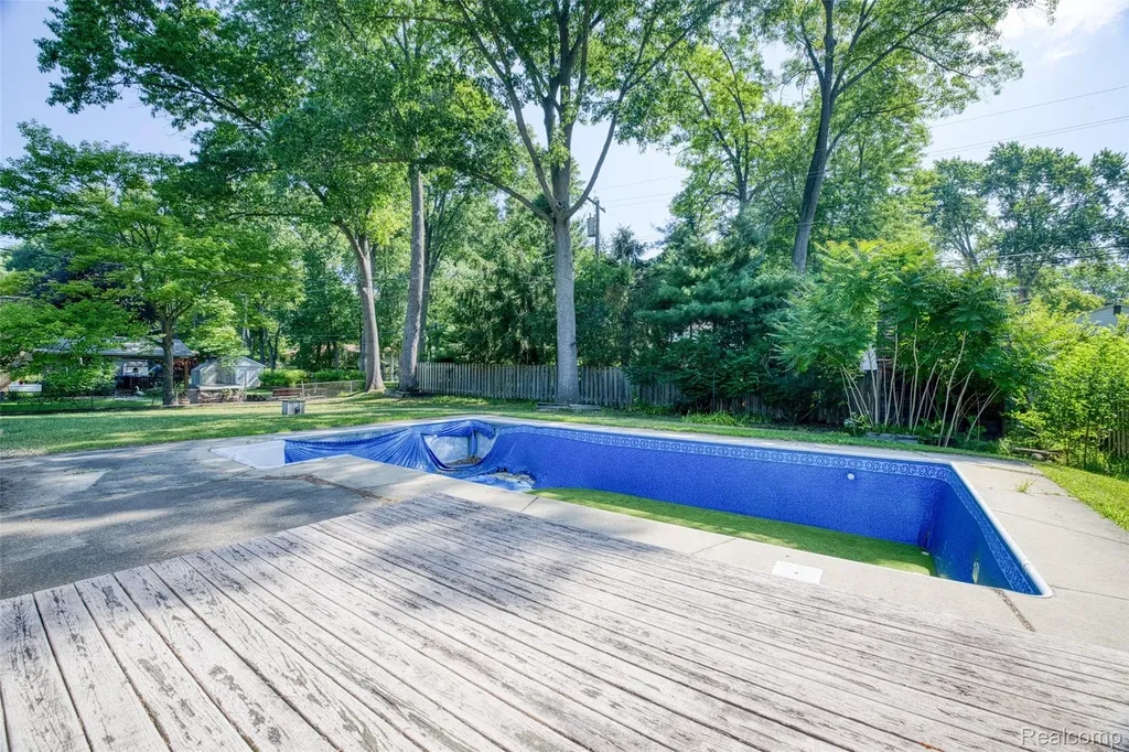 2479 Anchor Bay Lane West Bloomfield Charter Township MI 48324