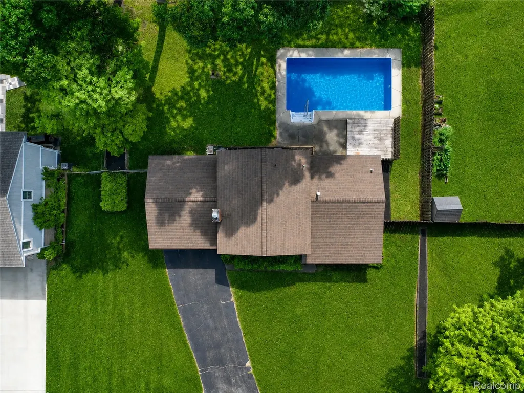 2479 Anchor Bay Lane West Bloomfield Charter Township MI 48324