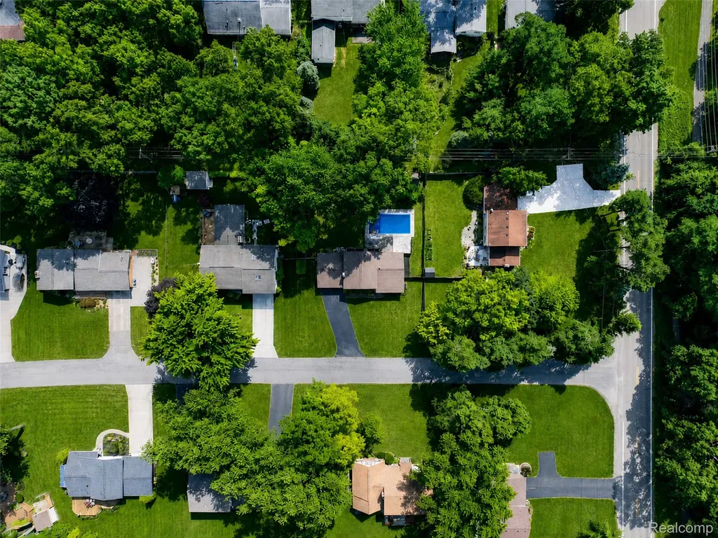 2479 Anchor Bay Lane West Bloomfield Charter Township MI 48324
