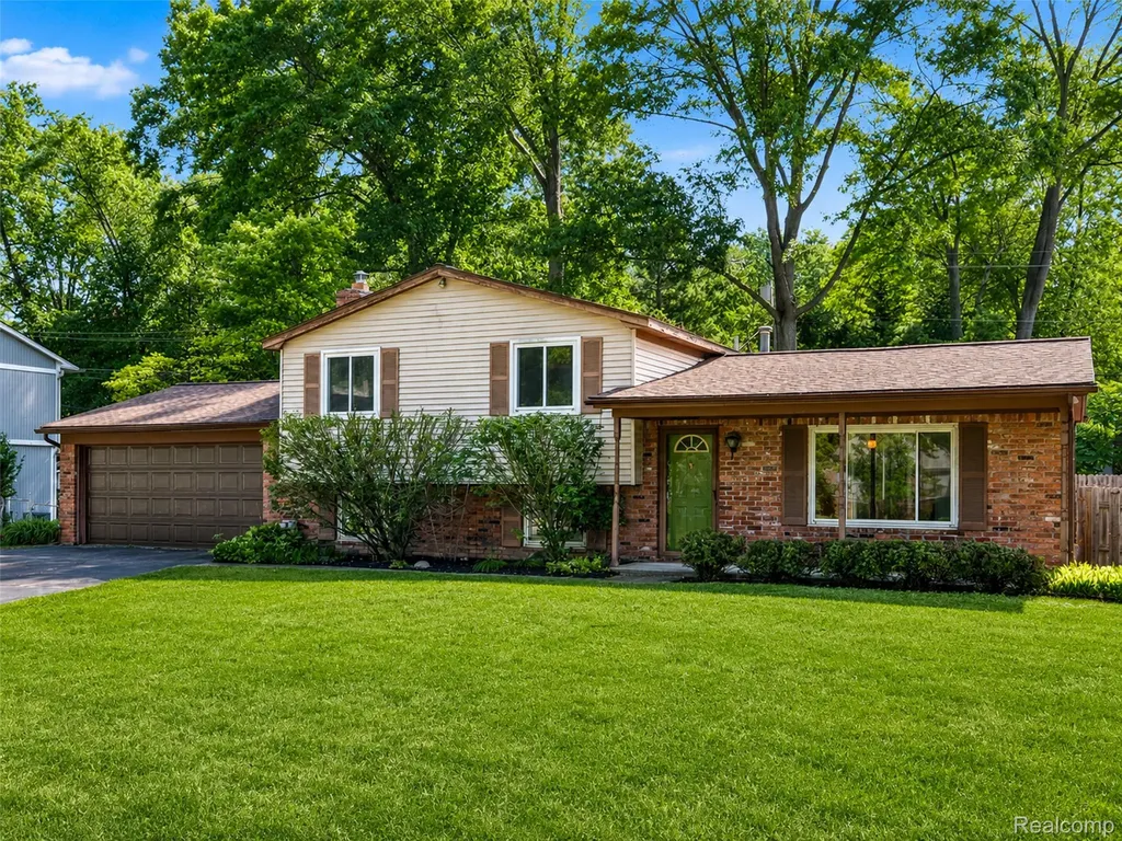2479 Anchor Bay Lane West Bloomfield Charter Township MI 48324