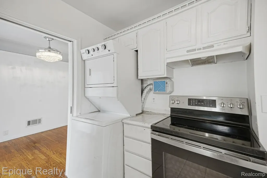 2015 Gold Avenue Flint City MI 48503