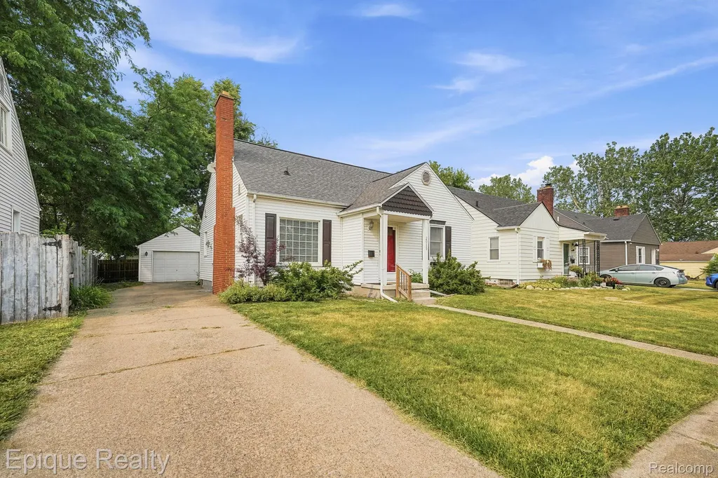 2015 Gold Avenue Flint City MI 48503