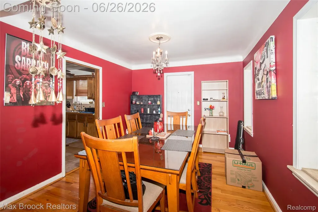 3250 E Outer Drive Detroit City MI 48234
