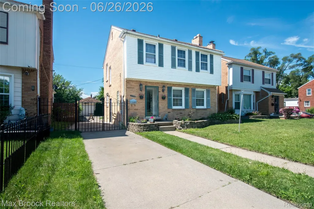 3250 E Outer Drive Detroit City MI 48234