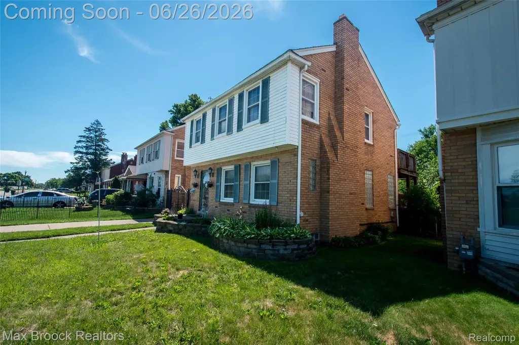 3250 E Outer Drive Detroit City MI 48234