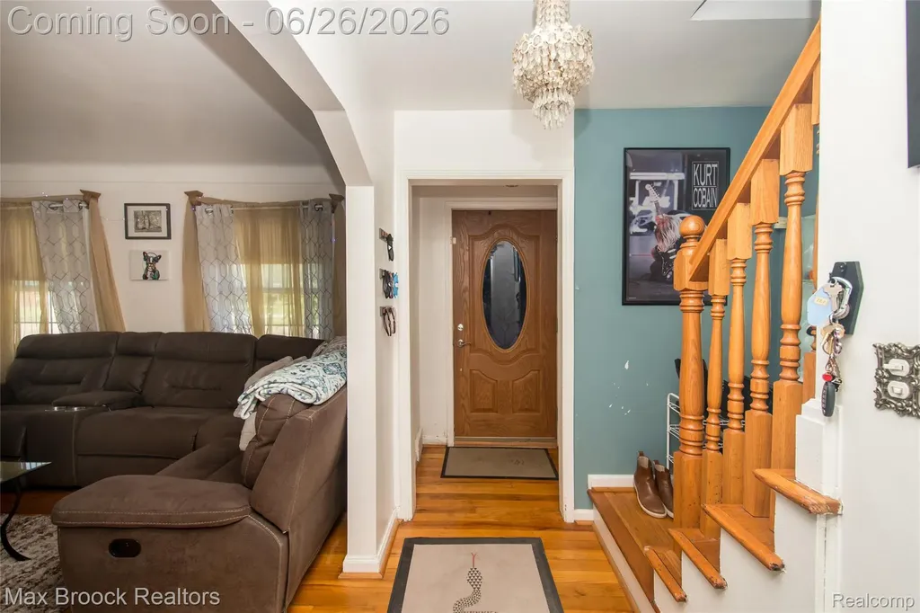 3250 E Outer Drive Detroit City MI 48234