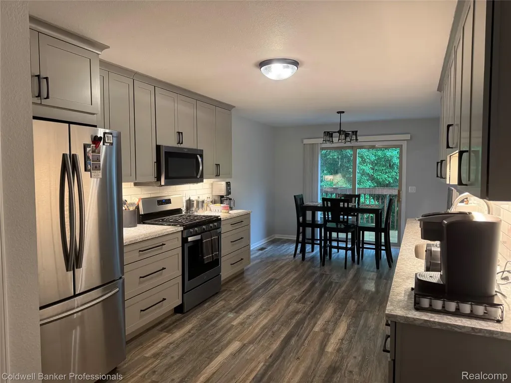 1043 Old Leake Court Holly Village MI 48442