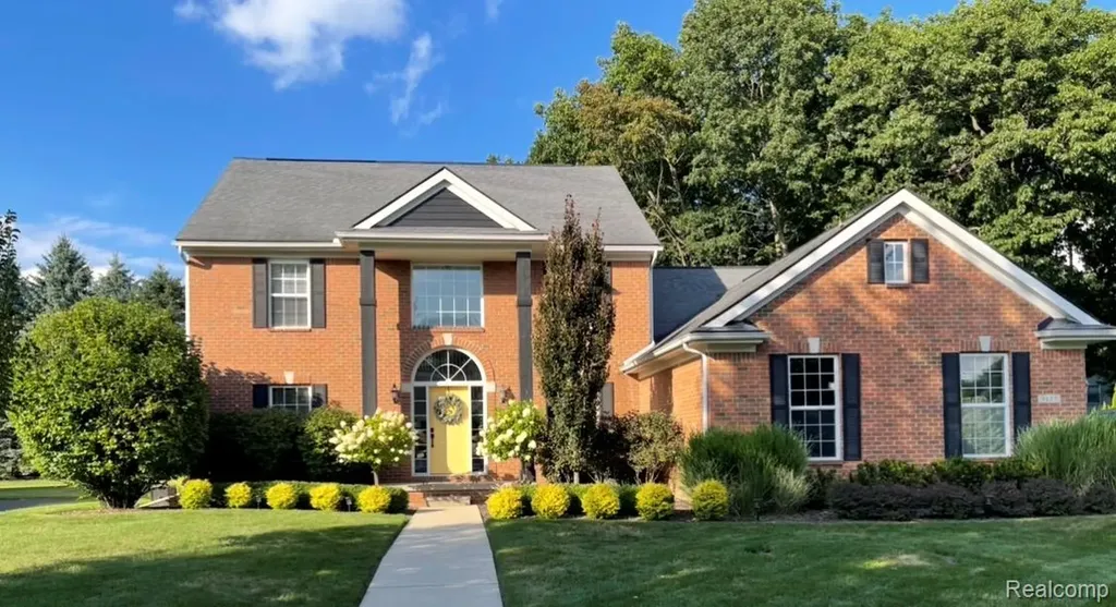 5827 Woodfield Parkway Grand Blanc Charter Township MI 48439