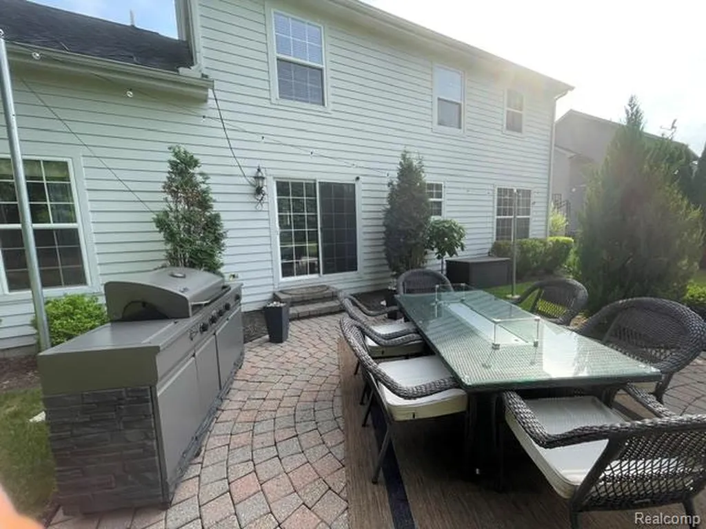 5827 Woodfield Parkway Grand Blanc Charter Township MI 48439