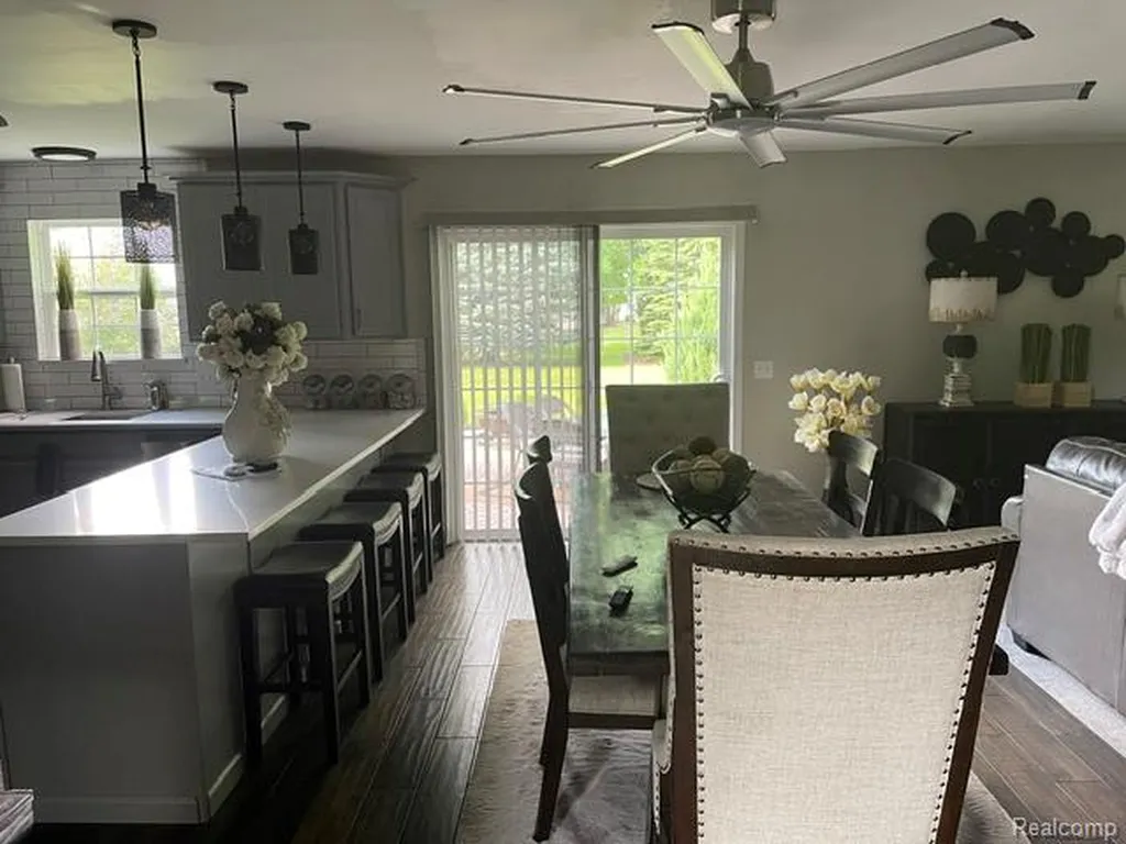 5827 Woodfield Parkway Grand Blanc Charter Township MI 48439